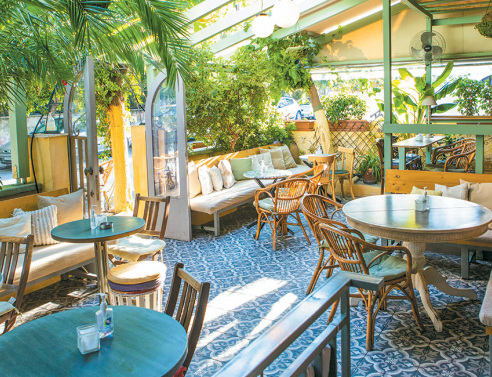 Το Μαγικό Φίλτρο: Το πατησιώτικο στέκι με αύρα παλιάς Αθήνας