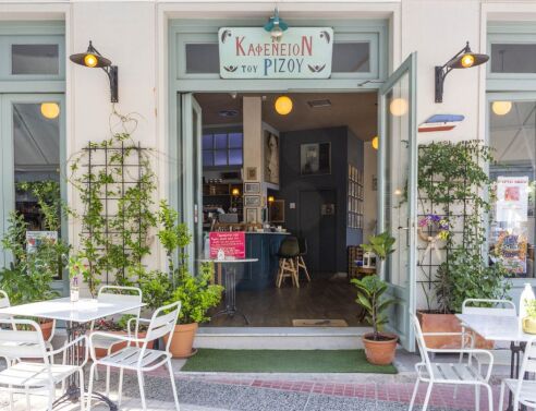 Το καφενείο του Ρίζου: Αξεπέραστα μεζεδάκια με θέα την Ακρόπολη