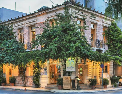 Στο αυγό του κόκκορα για υπέροχους τσιπουρομεζέδες και μαγειρευτά