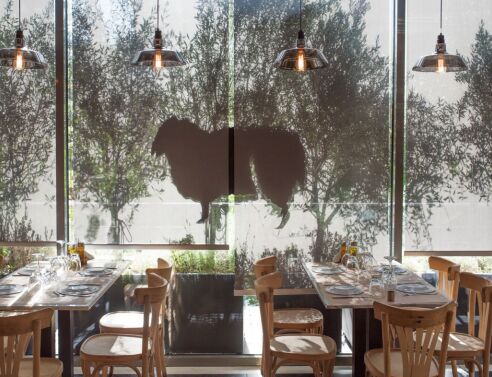 Το Μαύρο Πρόβατο του Press Café