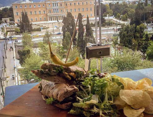 Public Cafe Βεράντα με θέα και νέο μενού