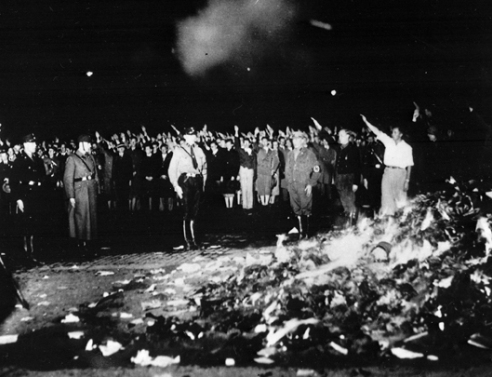 Καίγοντας την Athens Voice