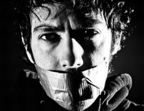 Κι όμως εκφοβίζεται