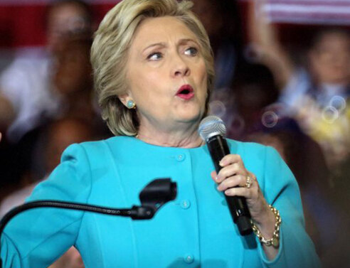 Νέο χαστούκι για τη Χίλαρι: Ομολογία CNN ότι της έστελναν από πριν τις ερωτήσεις του ντιμπέιτ