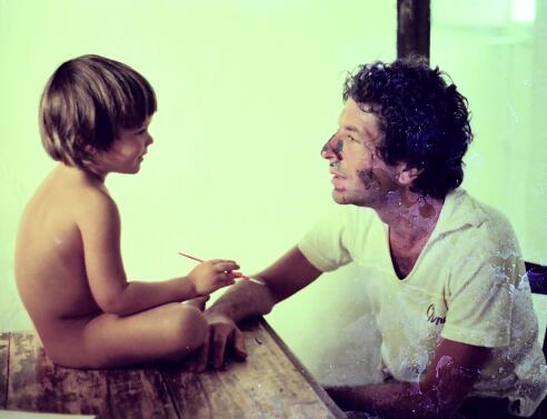 Leonard Cohen: 60 στιγμές απ’τη ζωή του βασιλιά της μελαγχολίας 