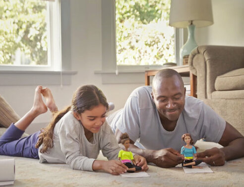 Είναι κάτι άντρες που παίζουν με Barbie