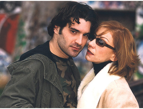 5 ρομαντικές σκηνές ελληνικών σειρών που έχουν μείνει στην ιστορία