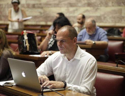 Φέτος στις διακοπές διάβασα Βαρουφάκη!