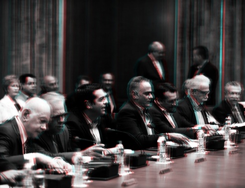 Η κυβέρνηση δεν δίνει «κοινωνικό μέρισμα». Παίρνει. 