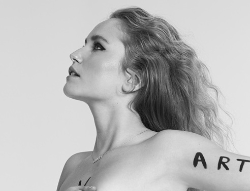 Τα πανέμορφα μοντέλα του Sports Illustrated ποζάρουν ολόγυμνα για το κίνημα #metoo (εικόνες)