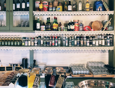 Στον Γάκια για νόστιμη ελληνική κουζίνα και ντεκόρ παλιάς ελληνικής ταινίας