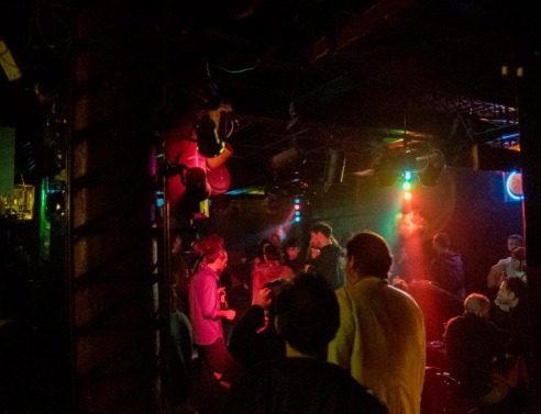 Ένα βράδυ στη Rebound στην Πλατεία Αμερικής