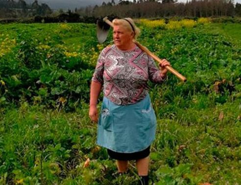 Βρέθηκε ο σωσίας του Τραμπ: Είναι γυναίκα και δουλεύει σε χωράφι (εικόνες)