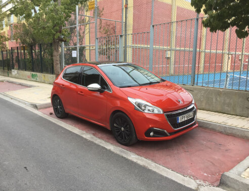 Peugeot 208 1.2 PureTech 110 Auto: Eκλεπτυσμένο, εργονομικό, άνετο και ασφαλές