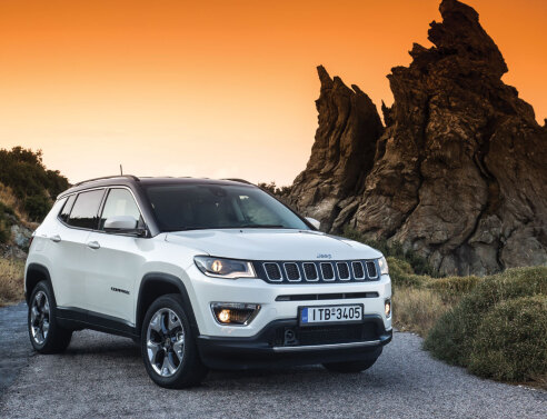 Jeep Compass: Compact πολυτέλεια και περιπετειώδης προσέγγιση 
