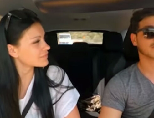 «Ερήμην μπίτι»: μαθήματα ελληνικών από το Game of Love