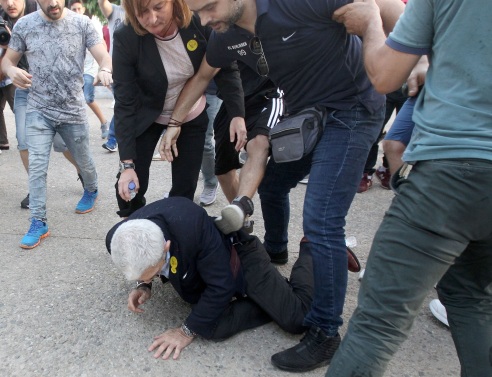 Η ερώτηση της εβδομάδας από την A.V. και την Prorata: Καταδικάζουμε όλοι τη βία «από όπου και αν προέρχεται»; 