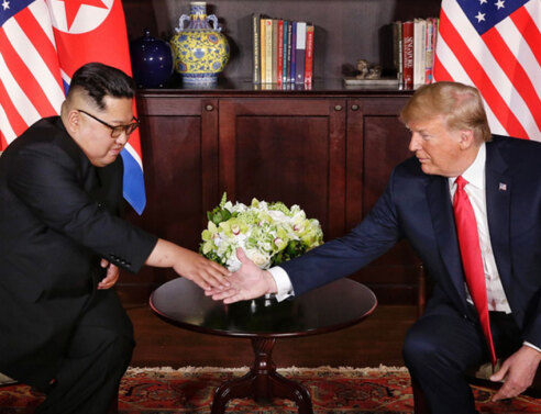 Ιστορική συμφωνία ΗΠΑ-Βόρειας Κορέας - Τι υποσχέθηκε ο Κιμ (video)