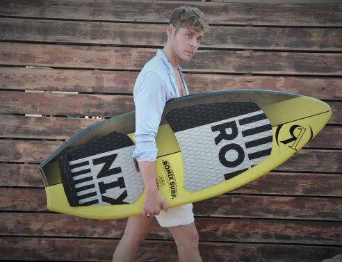 Η Πάτμος του ηθοποιού Ορέστη Καρύδα