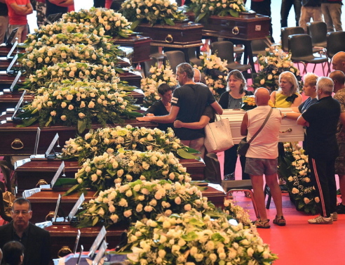 Στους 43 οι νεκροί από την κατάρρευση της γέφυρας στη Γένοβα