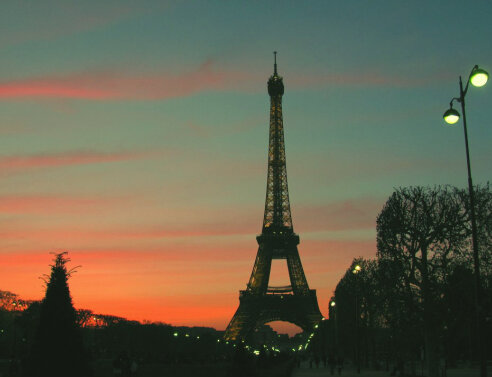 Ελληνίδα οδοντίατρος, μετανάστρια στα 60 της, γράφει από το Παρίσι