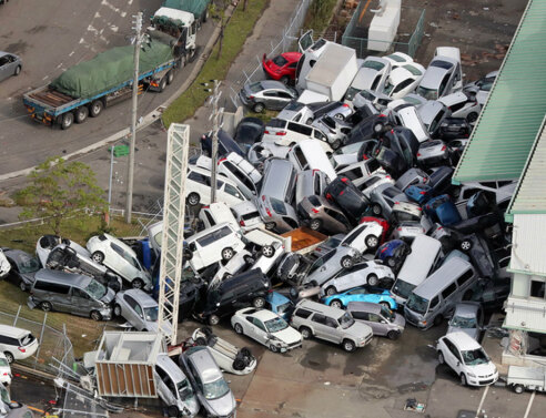 Ιαπωνία: Εννέα νεκροί από τον τυφώνα Τζέμπι (video)