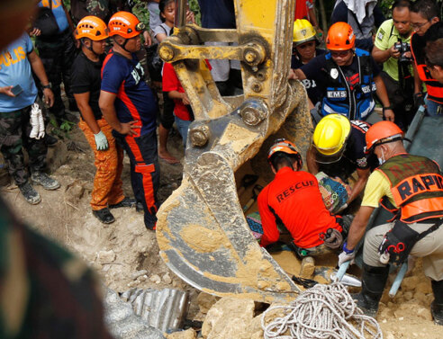 Φιλιππίνες: Στους 22 οι νεκροί από τον κατολίσθηση - Εγκλωβισμένοι στέλνουν μηνύματα κάτω από τη γη