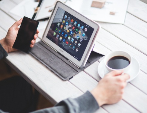 Σε αυτήν την καφετέρια πληρώνεις δίνοντας τα προσωπικά σου δεδομένα