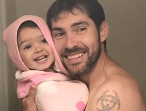 Έγινε viral: Μπαμπάς και κόρη κάνουν lip sync και ρίχνουν το Instagram (video)