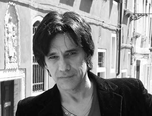 Κόσμος/Γωνία: Τι μας είπε ο Αλέξης Σταμάτης για τα δυο καινούργια μονόπρακτά του 