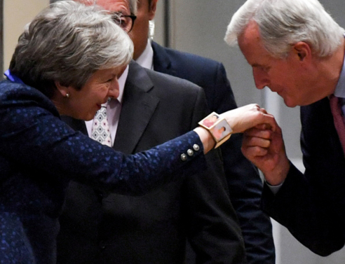 «Λευκός καπνός» στις Βρυξέλλες για το Brexit 