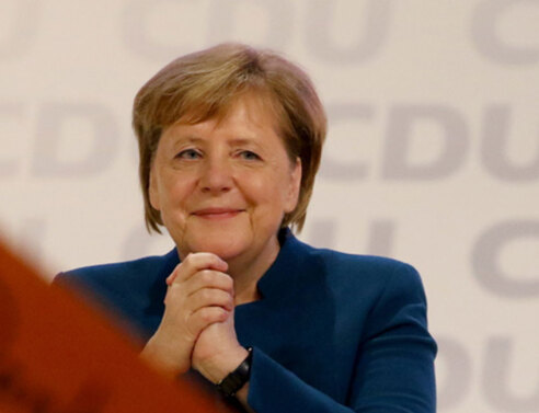 Δάκρυσε η Μέρκελ στην αποχαιρετιστήρια ομιλία της - Την χειροκροτούσαν 10 λεπτά (video)