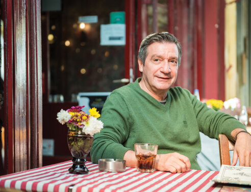 Γιώργος Καμίνης: Κυριακές μεσημέρια με φίλους, στην πλατεία Αβησσυνίας