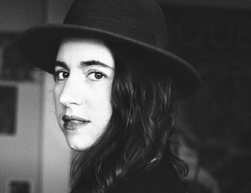 Η φωτογράφος πίσω από τη νέα καμπάνια της Lacta μιλάει στην A.V.