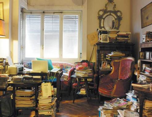 Η βιβλιοθήκη του Νάνου Βαλαωρίτη 