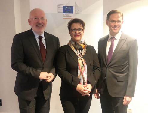 Frans Timmermans, A΄Αντιπρόεδρος της Ευρωπαϊκής Επιτροπής, Χρυσούλα Εξάρχου, Πρόεδρος & Διευθύνουσα Σύμβουλος του QualityNet Foundation, και Jyrki Katainen, Αντιπρόεδρος Ευρωπαϊκής Επιτροπής © EuropeanUnion, 2019