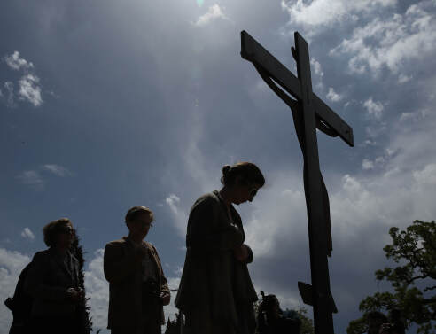 Έρευνα: Τι πιστεύουν οι Έλληνες για το Πάσχα, τη θρησκεία και την Εκκλησία