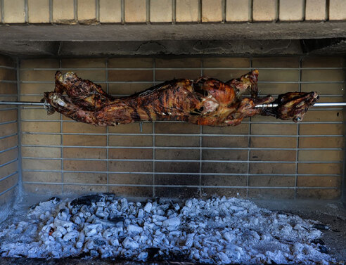 Σούβλισμα αρνιού 