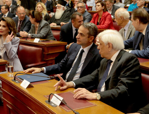 Βουλή: Πρεμιέρα για την επιτροπή «Ελλάδα 2021» με πανηγυρική εκδήλωση 