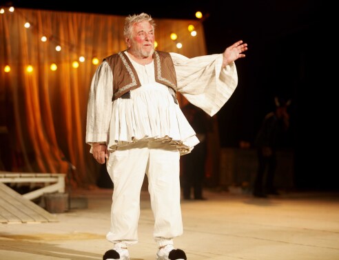 Κώστας Βουτσάς: Η σοφία ενός αιώνιου τέντι μπόι