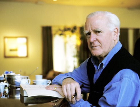 John Le Carrè: Αποχαιρετισμός στον εμβληματικό συγγραφέα κατασκοπικών μυθιστορημάτων που άφησε την τελευταία του πνοή στις 12 Δεκεμβρίου 2020 σε ηλικία 89 ετών