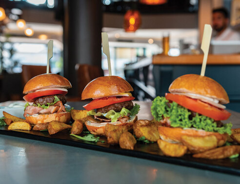 Rialto: Το διαχρονικό all day στέκι της Ηλιούπολης