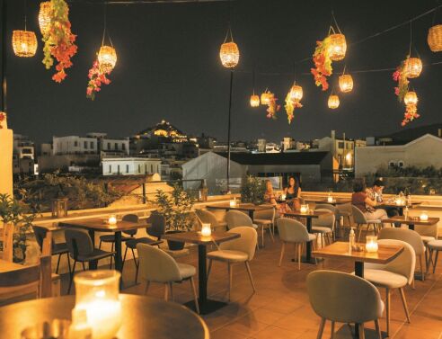 L' Amiral: καφές, φαγητό και ποτό σε ονειρεμένη ταράτσα