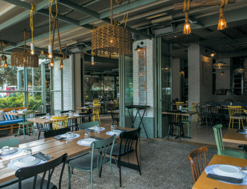 Mezze Glyfada, λαχταριστό μεζεδοπωλείο στην καρδιά της Γλυφάδας