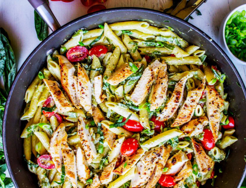 Πένες με κοτόπουλο σε 30’