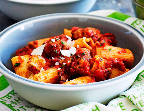 Εύκολα ριγκατόνι με λουκάνικο