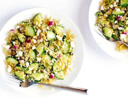 Σαλάτα με κινόα και αγγούρι