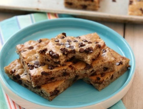 Μπάρες με μπανάνα και σταγόνες σοκολάτας