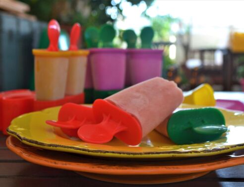 Ξυλάκι παγωτό με γεύση καρύδα – ροδάκινο