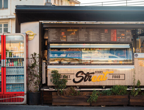 Story Streat: Η νόστιμη καντίνα του Πειραιά μαγειρεύει ολόφρεσκα